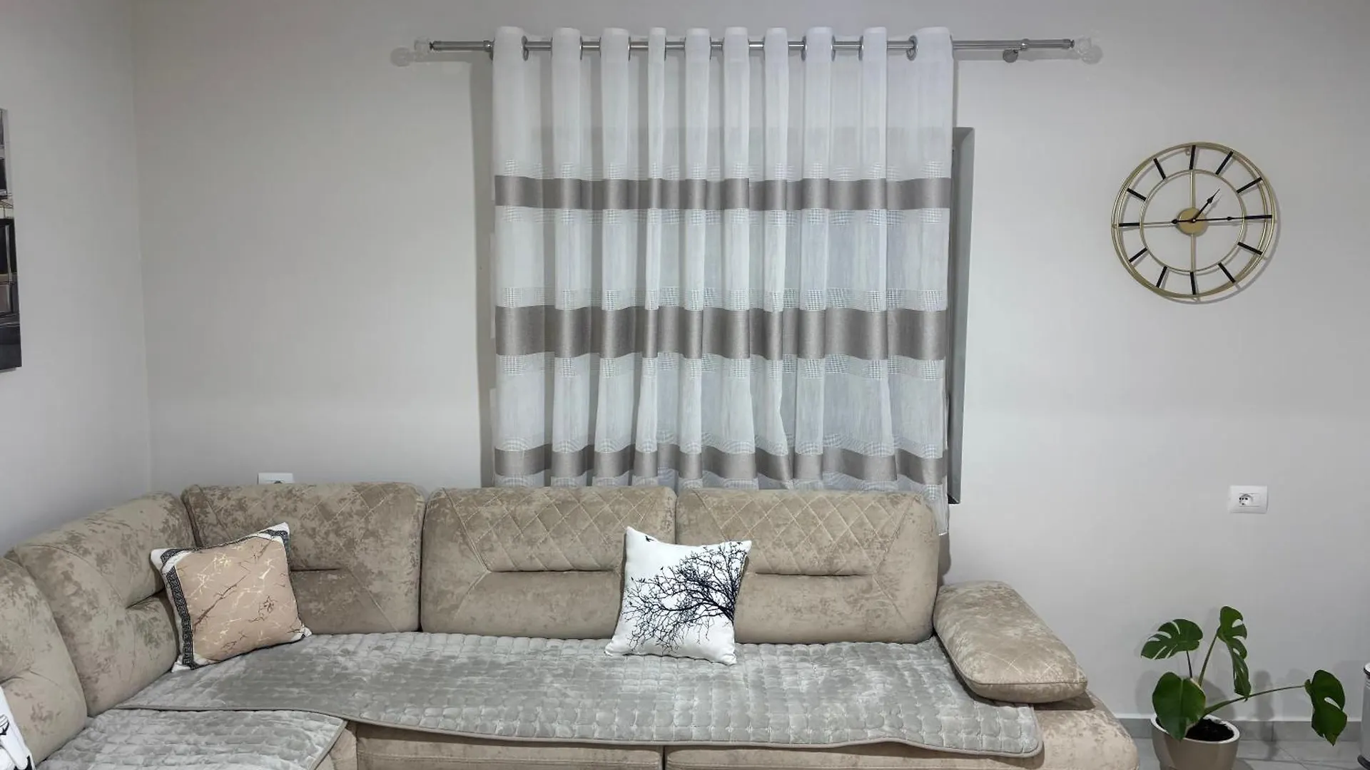 Liljana Apartment 2 Polisi i Vogel アルバニア